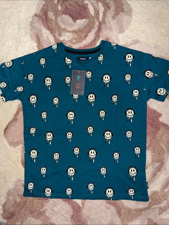 Univibe Other - NEW Univibe Teal Short Sleeve Tee with Drip Skull Print